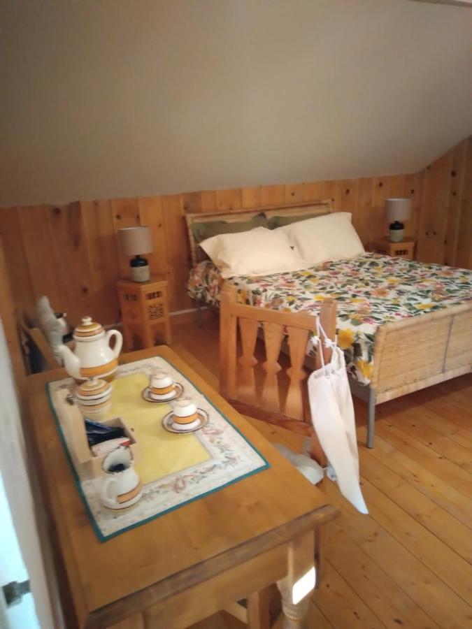 Bed and Breakfast Les Dames De La Saugiat Le Fied Экстерьер фото