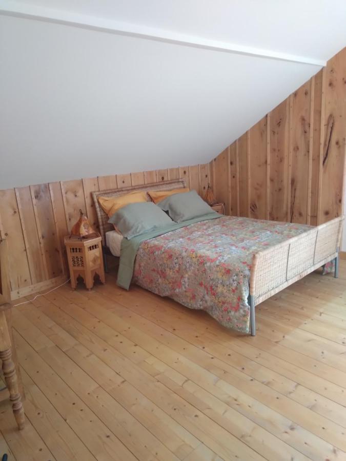 Bed and Breakfast Les Dames De La Saugiat Le Fied Экстерьер фото