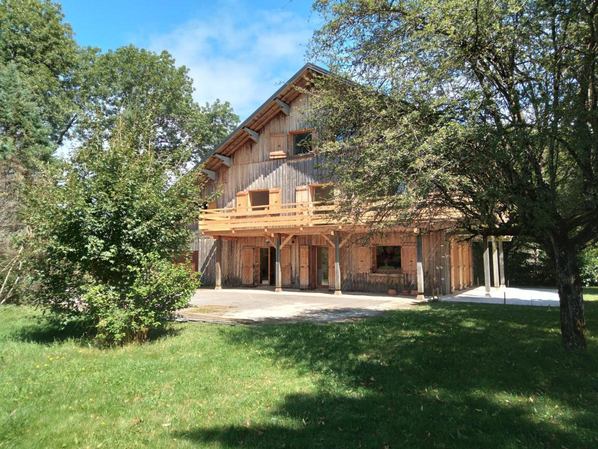 Bed and Breakfast Les Dames De La Saugiat Le Fied Экстерьер фото