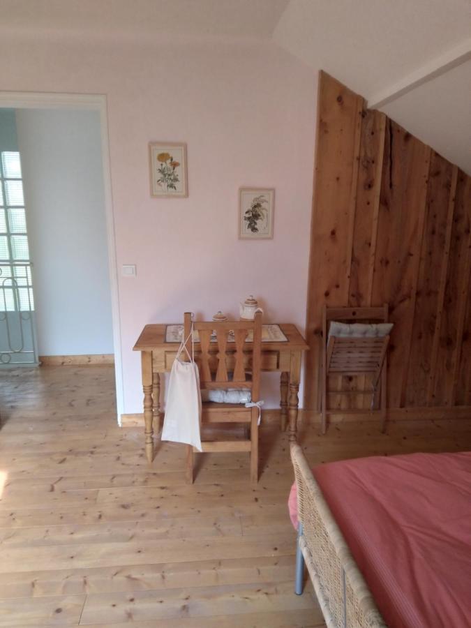 Bed and Breakfast Les Dames De La Saugiat Le Fied Экстерьер фото