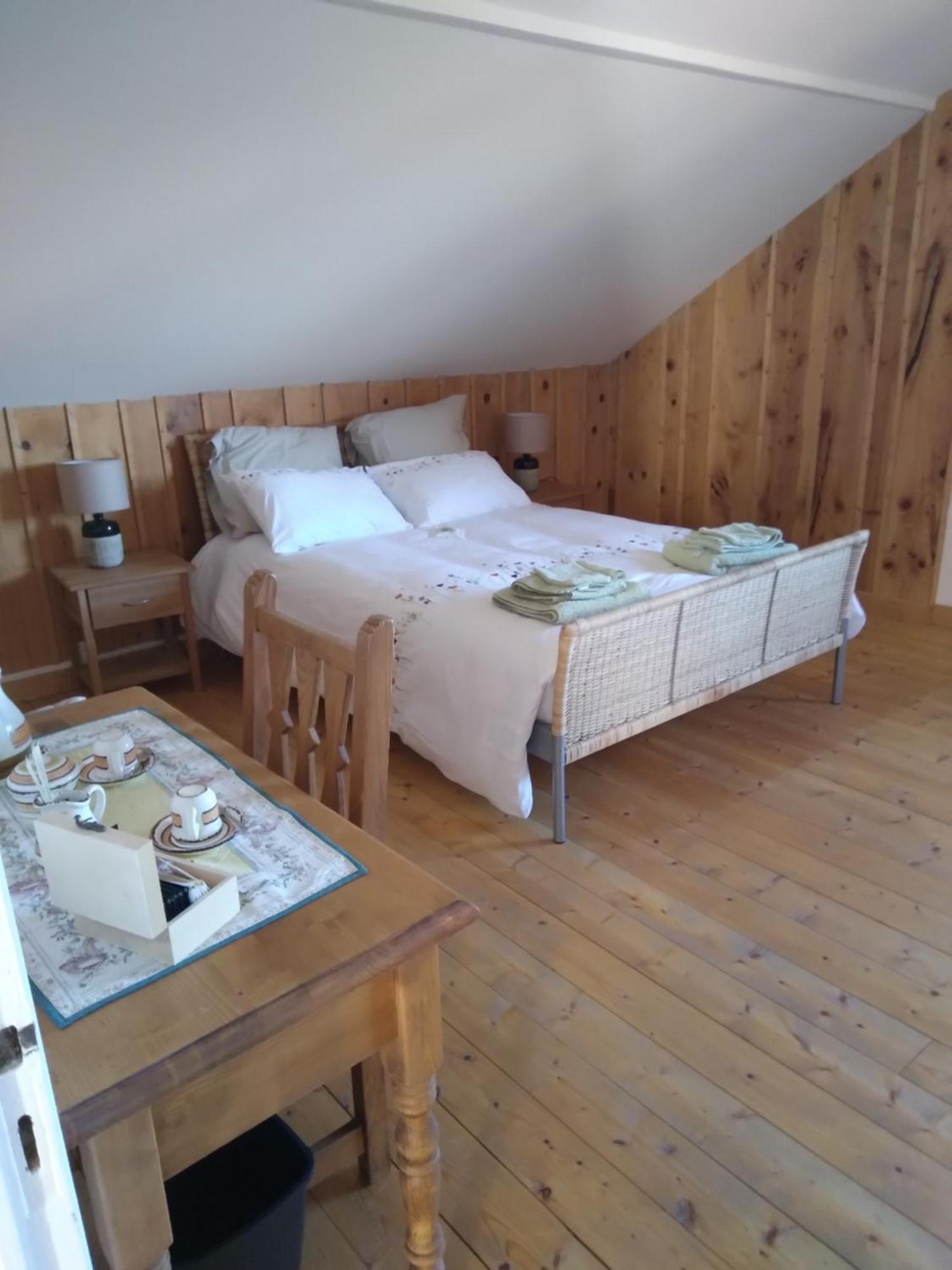 Bed and Breakfast Les Dames De La Saugiat Le Fied Экстерьер фото