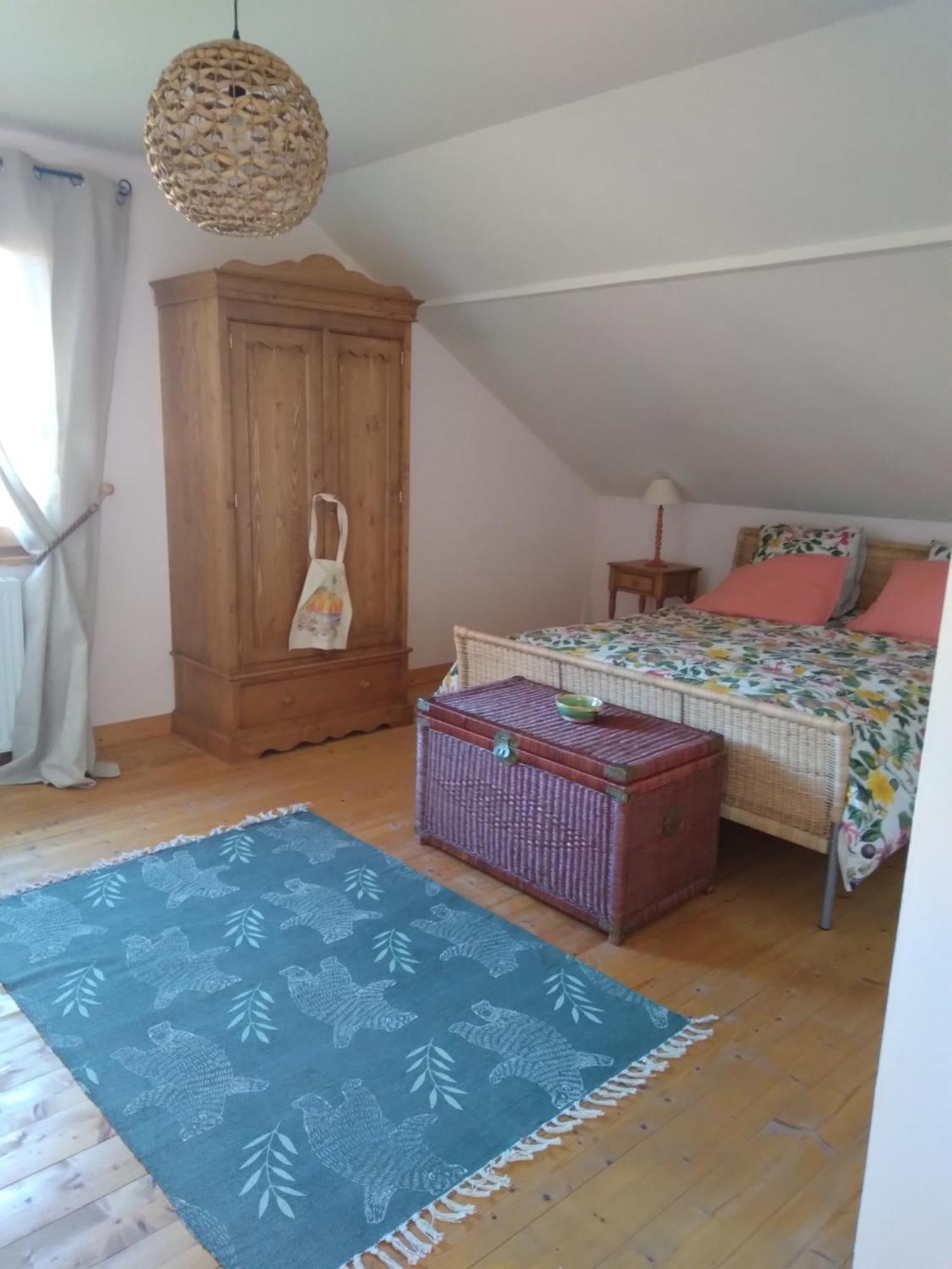 Bed and Breakfast Les Dames De La Saugiat Le Fied Экстерьер фото